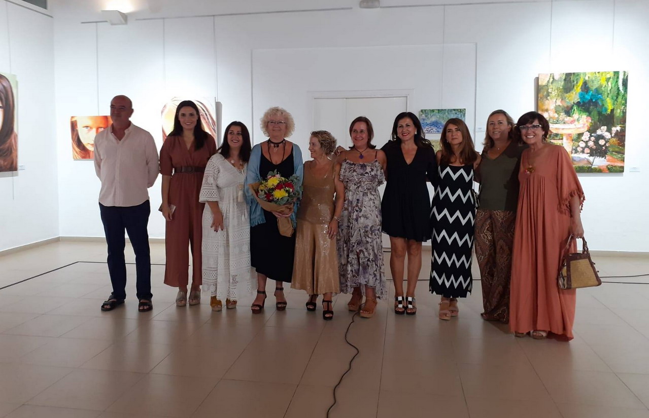 Inaugurada la exposición de pintura de las alumnas de María Dolores Luque