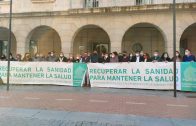 Nueva concentración de la Plataforma por la Sanidad Pública de Huelva para reclamar más recursos para el sistema sanitario público